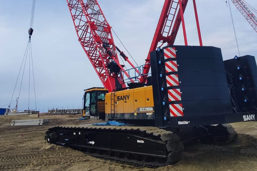 Кран гусеничный SANY SCC2000A  с решётчатой стрелой